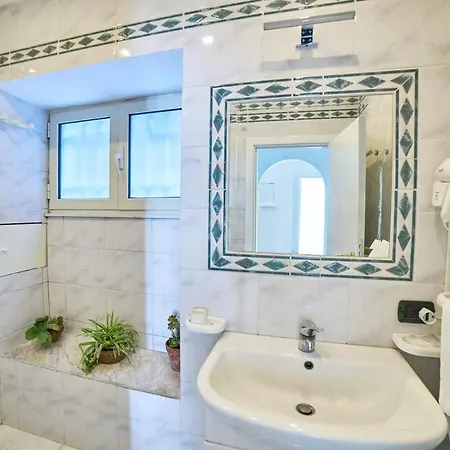 Hotel Vico Paradisiello 12 *